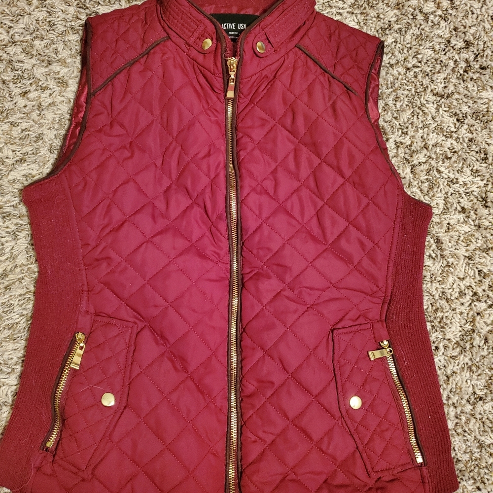 Vests (two) - Picture 3 of 4